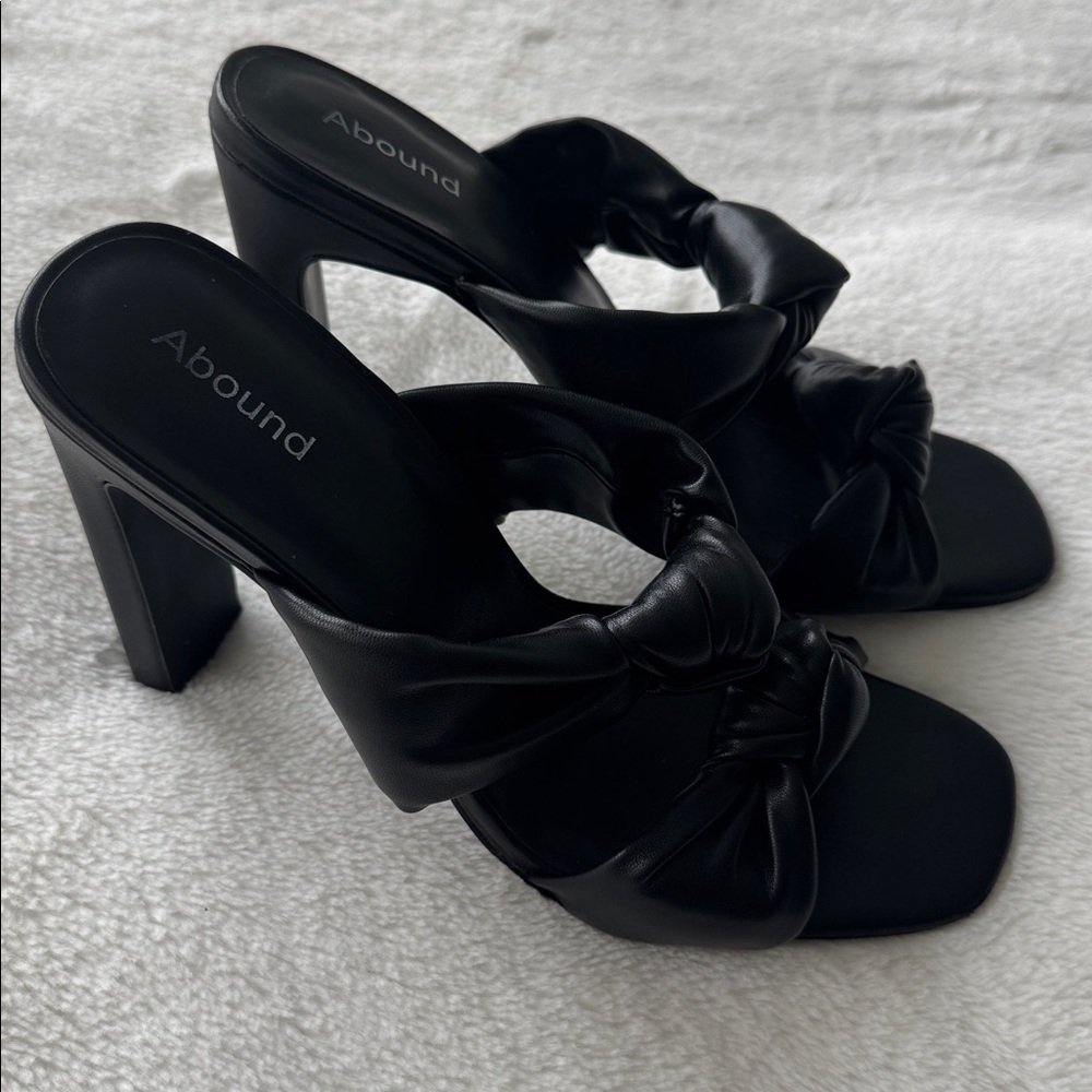 ABOUND Rainey Knotted Heel Sandals in Black